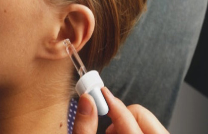 Ушные капли от пробки в ухе. Церумен капли ушные спрей. Ушные капли при серных пробках. Средства для промывания ушей от серных пробок. Ушные капли для детей от серных пробок.